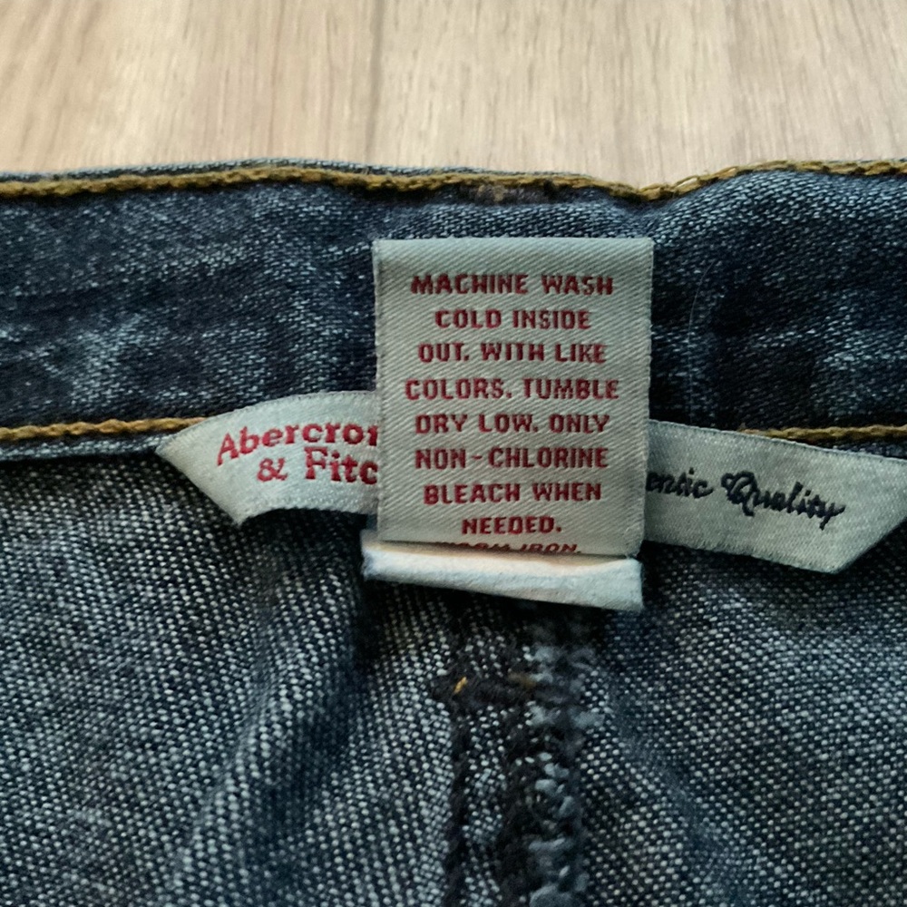 Abercrombie and Fitch denim skirt dark stone wash - Picture 4 of 7